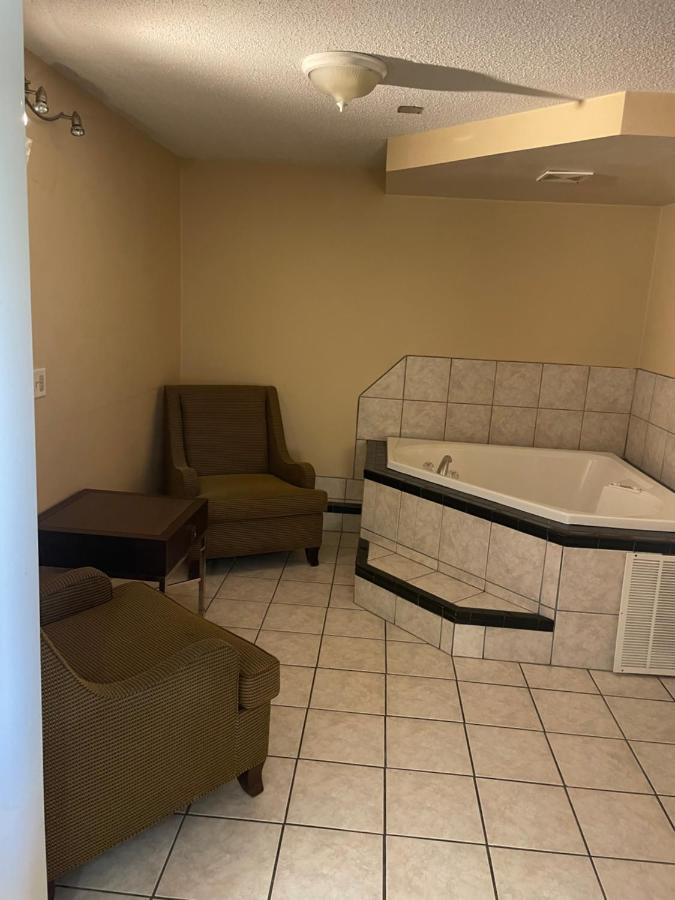 Hilltop Inn Pittsburgh Crafton Экстерьер фото