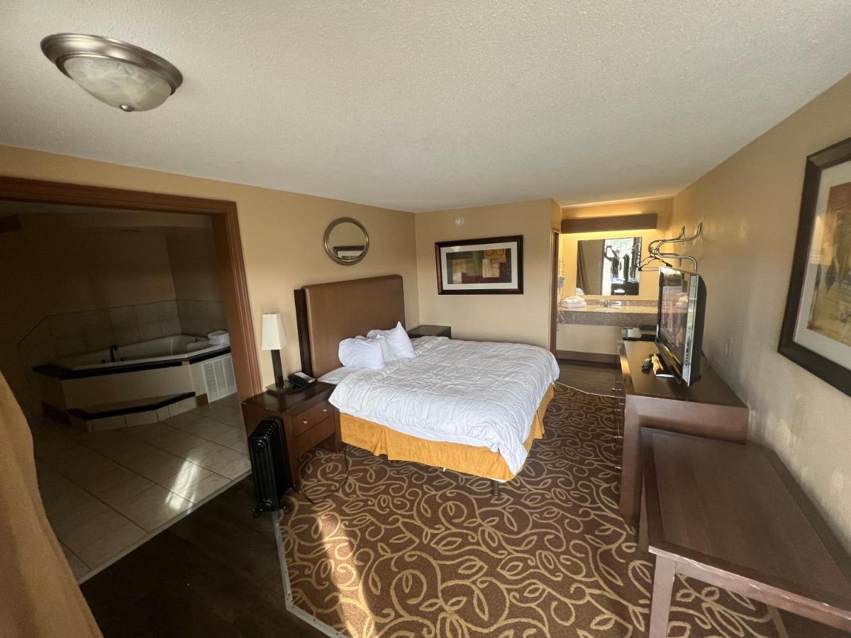 Hilltop Inn Pittsburgh Crafton Экстерьер фото