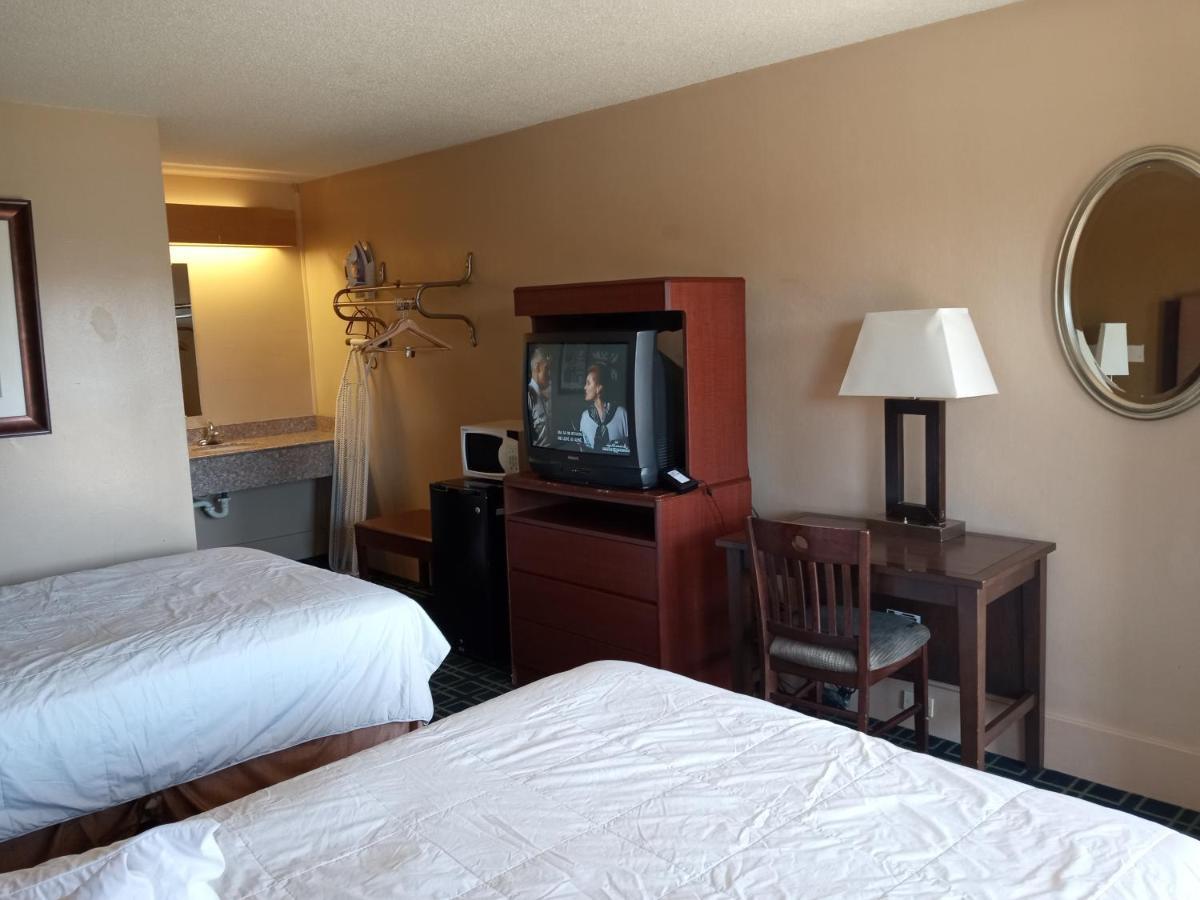 Hilltop Inn Pittsburgh Crafton Экстерьер фото