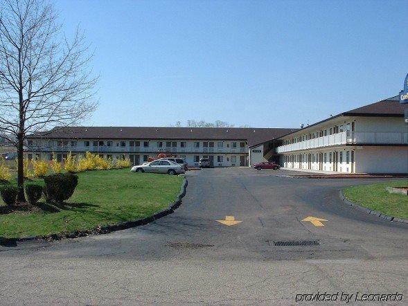 Hilltop Inn Pittsburgh Crafton Экстерьер фото