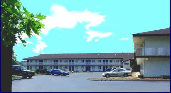 Hilltop Inn Pittsburgh Crafton Экстерьер фото